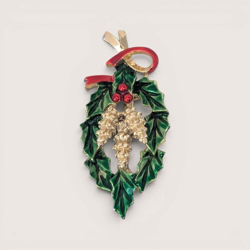 Vintage Gerrys Christmas Holly Wreath Brooch Pin Gold Tone Enamel Holiday Decor